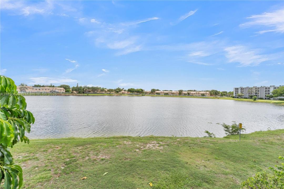 8560 N Sherman Cir 208, Miramar, Florida 33025, HOA KỲ