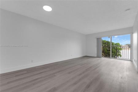 8560 N Sherman Cir 208, Miramar, Florida 33025, USA