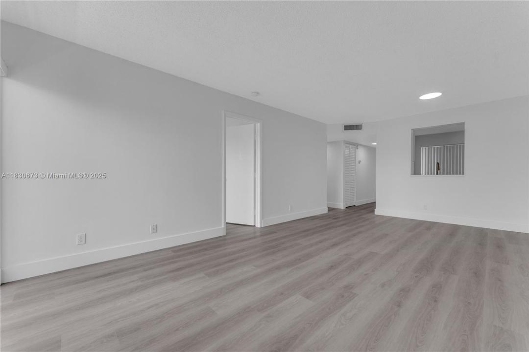8560 N Sherman Cir 208, Miramar, Florida 33025, HOA KỲ