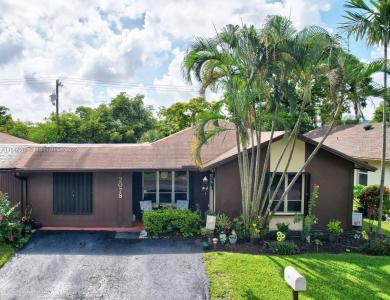2078 SW 71st Way, Davie, Florida 33317, USA