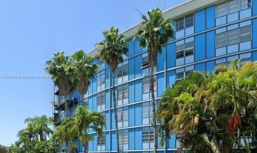 3315 58th 218, St Petersburg, Florida 33712, USA