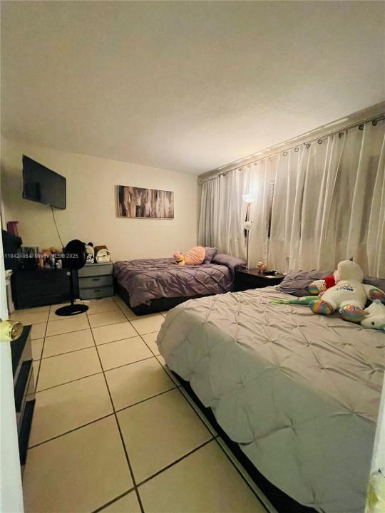 1420 Atlantic Shores Blvd 130, Hallandale Beach, Florida 33009