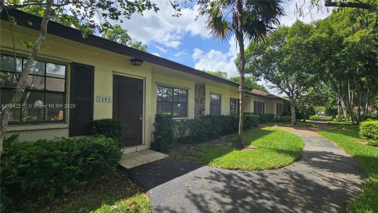 7502 Nova Dr 2, Davie, Florida 33317, USA