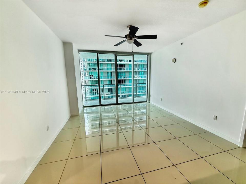 79 SW 12th St 1909-S + DEN, Miami, Флорида 33130, Соединенные Штаты