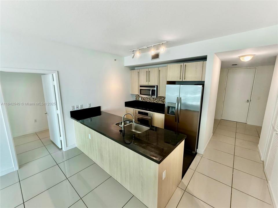 79 SW 12th St 1909-S + DEN, Miami, Флорида 33130, Соединенные Штаты