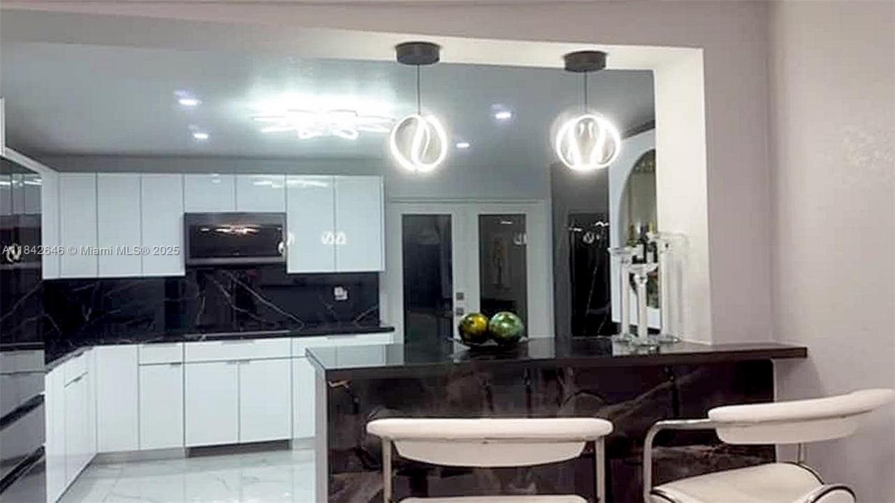 367 W 33rd St, Hialeah, 佛羅里達州 33012, 美國