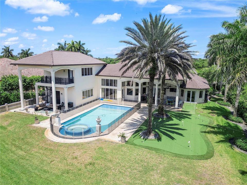 1203 NW 121st Ave, Plantation, Florida 33323