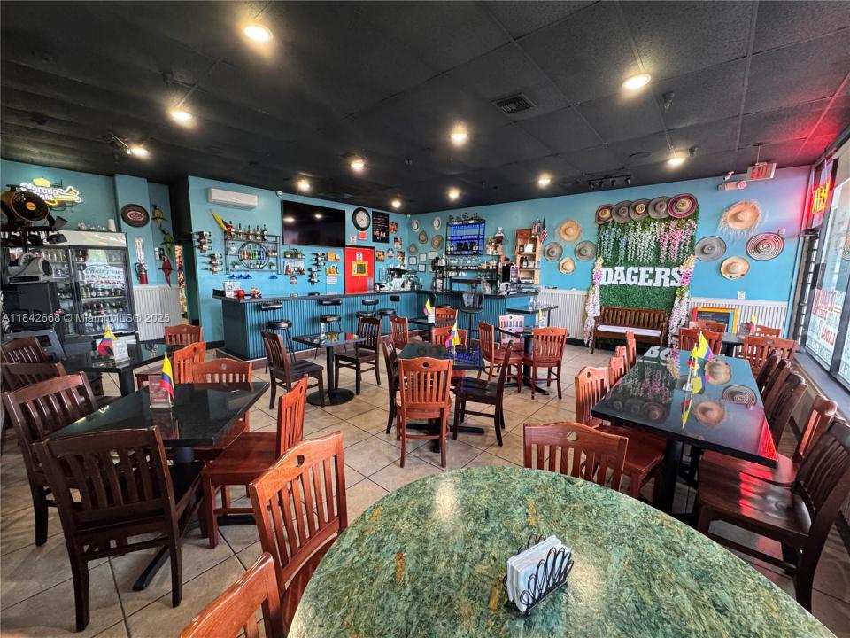 Restaurant W For Sale, Hialeah, Floride 33016, États-Unis