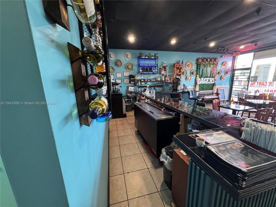 Restaurant W For Sale, Hialeah, Floride 33016, États-Unis