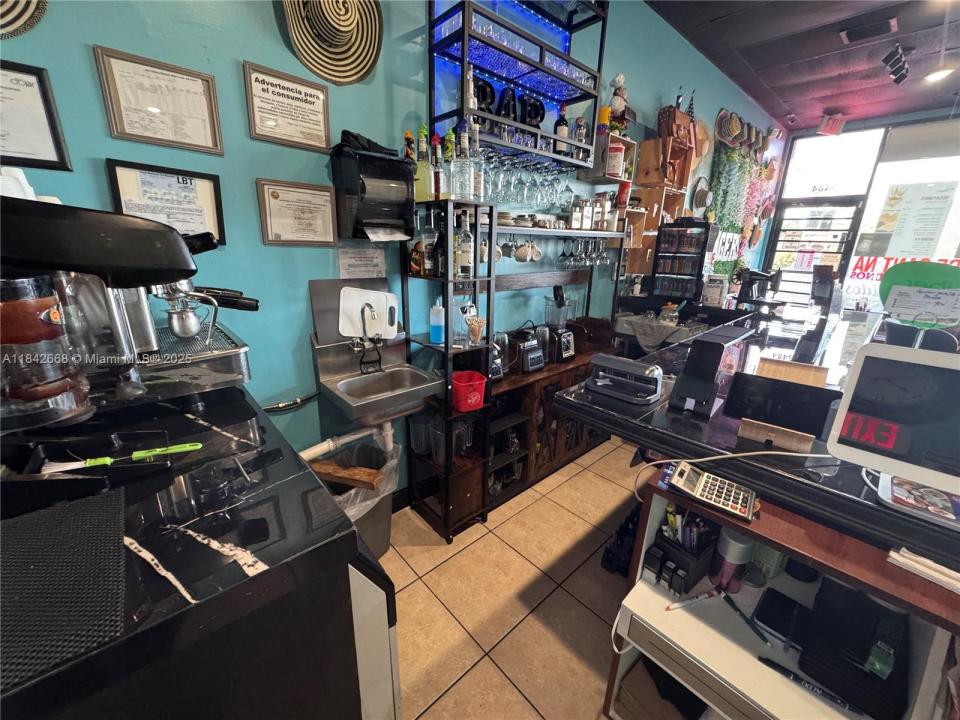 Restaurant W For Sale, Hialeah, Floride 33016, États-Unis