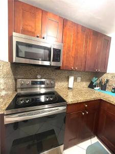8821 W Flagler St 411, Miami, Florida 33174, USA