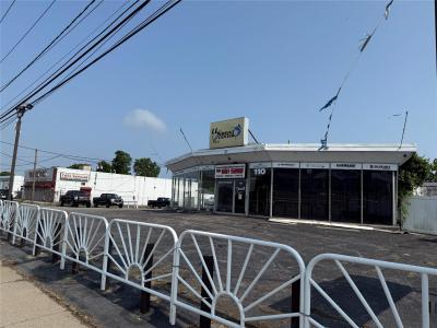 110 Sunrise Highway, Islip, 纽约州 11795, 美国