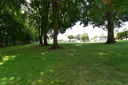 Stewart Avenue, Fishkill, Nowy Jork 12508, USA
