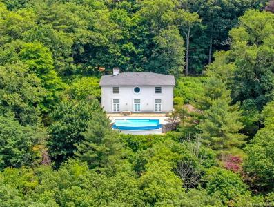 94 Cliff Road, Tuxedo, New York 10987