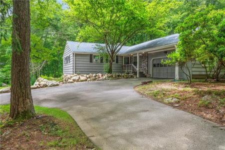 325 Shady Hill Drive, East Greenwich, Rhode Island 02818