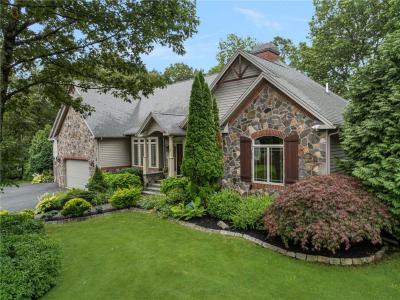1 Victoria Drive, Smithfield, Rhode Island 02917
