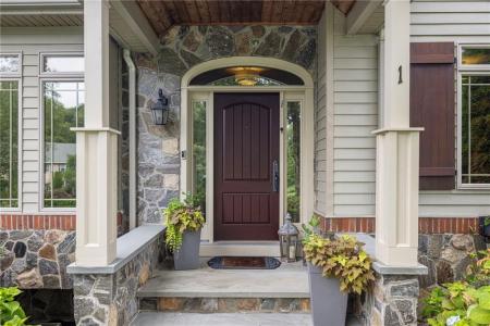 1 Victoria Drive, Smithfield, Rhode Island 02917