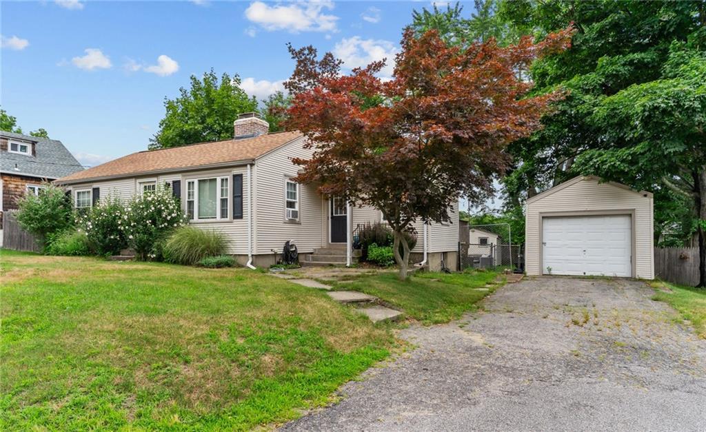 32 Bates Avenue, Warwick, Rhode Island 02888