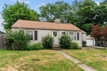 32 Bates Avenue, Warwick, Rhode Island 02888