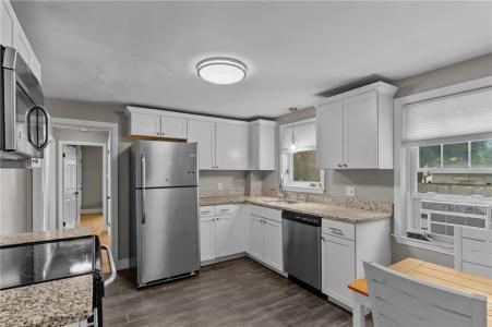 32 Bates Avenue, Warwick, Rhode Island 02888