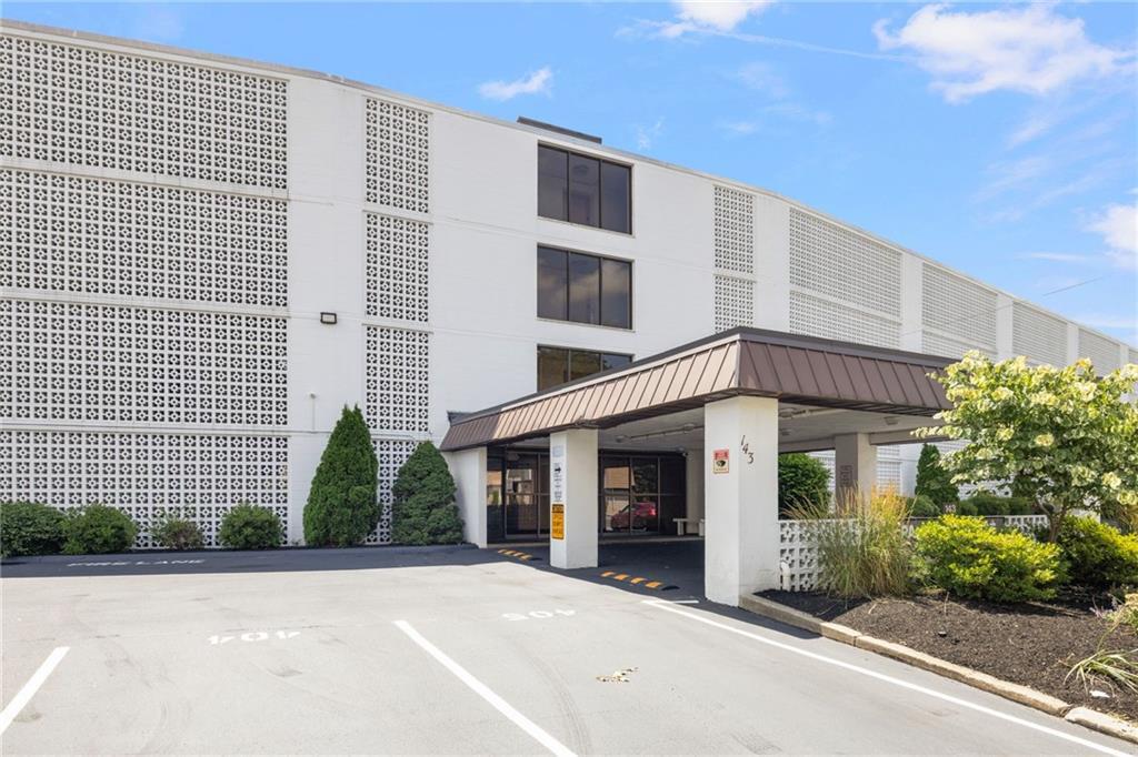 143 Hoffman Avenue 205, Cranston, Rhode Island 02920