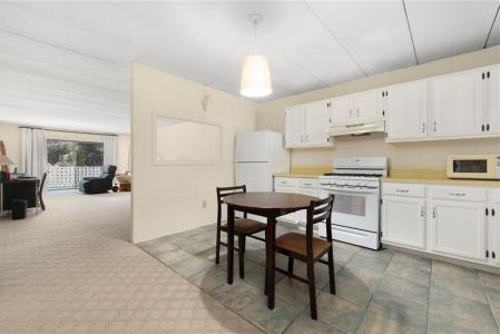 143 Hoffman Avenue 205, Cranston, Rhode Island 02920