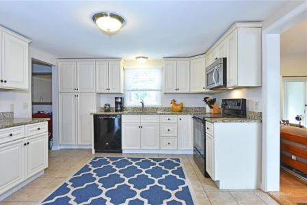 17 Melbourne Drive, Narragansett, Rhode Island 02882