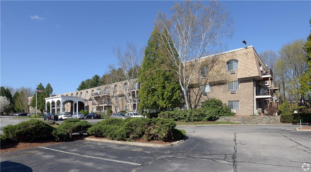 75 Oaklawn Avenue 75-319, Cranston, Rhode Island 02920