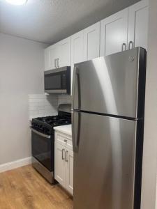 65 Oaklawn Avenue 65-208, Cranston, Rhode Island 02920