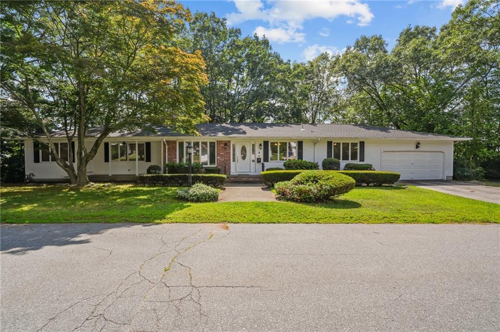 2 Julia Drive, North Providence, רוד איילנד 02911, ארצות הברית של אמריקה