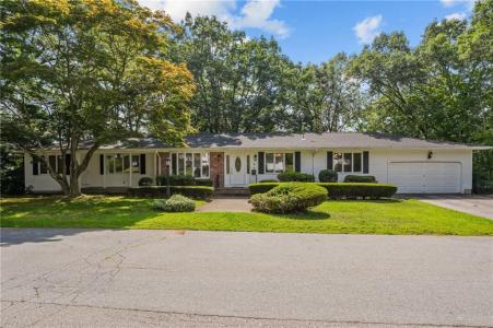 2 Julia Drive, North Providence, רוד איילנד 02911, ארצות הברית של אמריקה