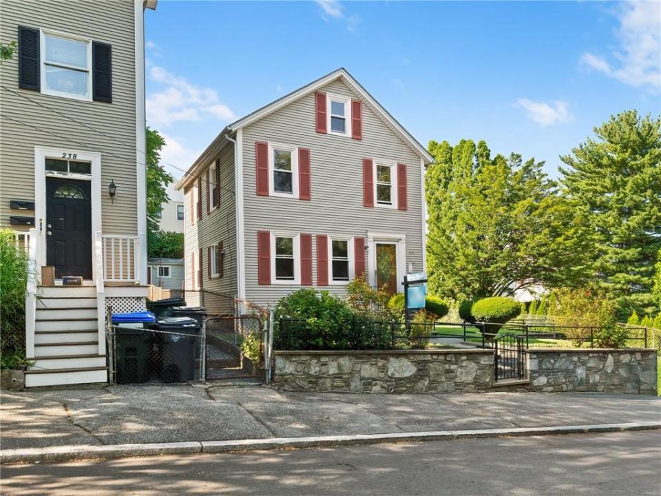 240 Power Street, Providence, Rhode Island 02906