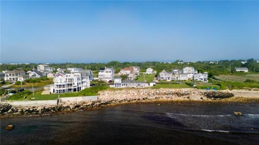 10 Calef Avenue, Narragansett, Rhode Island 02882