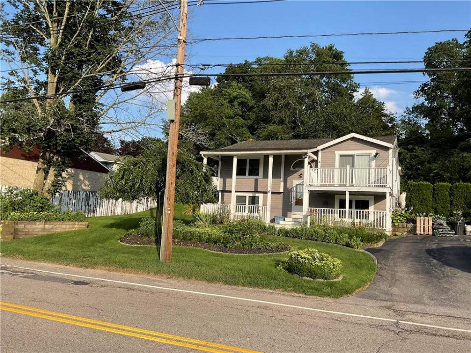 6 Pilgrim Avenue, Coventry, Rhode Island 02816, USA