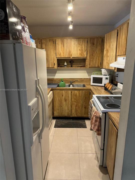 9301 SW 92nd Ave 204C, Miami, Florida 33176