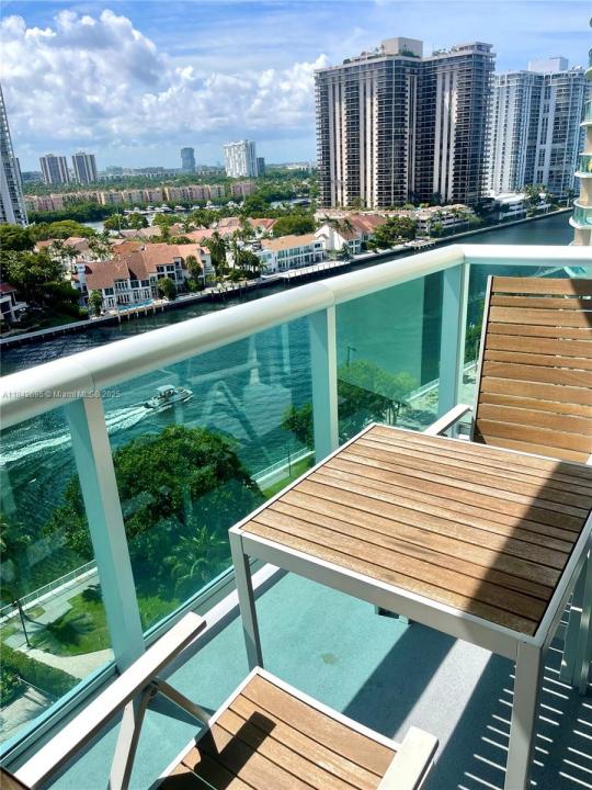 19390 Collins Ave 1405, Sunny Isles Beach, Flórida 33160, Estados Unidos