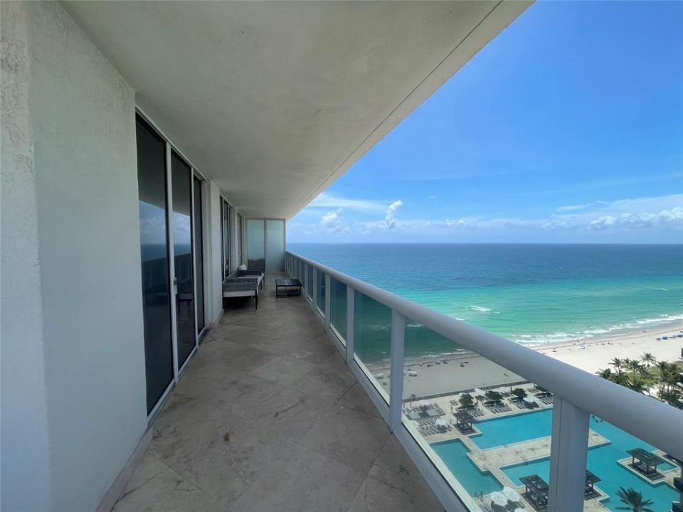 1830 S Ocean Dr 2406, Hallandale Beach, Florida 33009