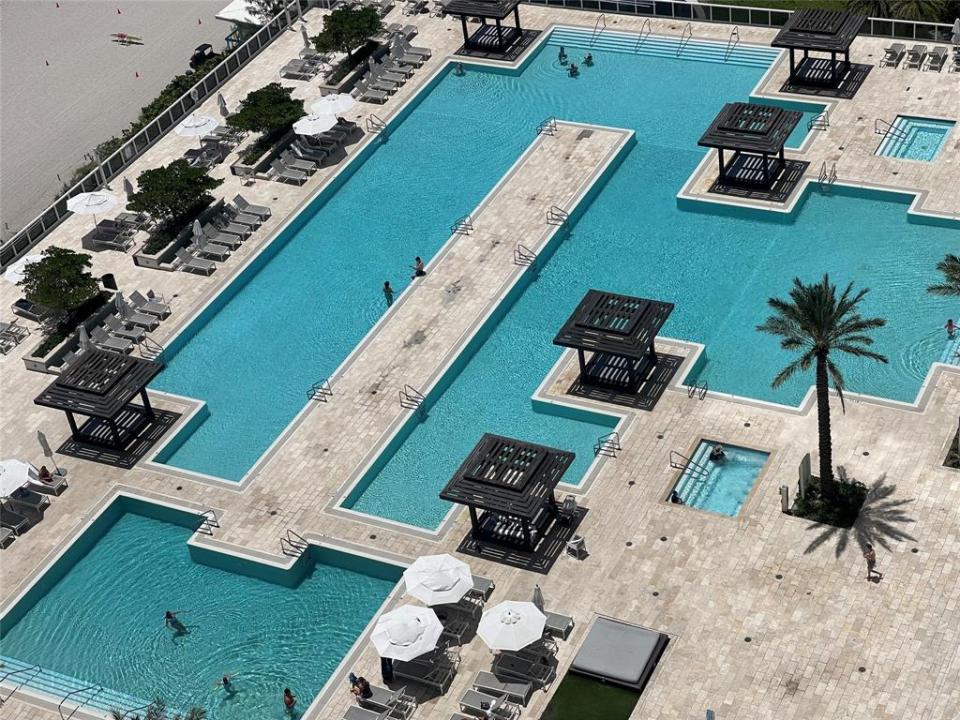 1830 S Ocean Dr 2406, Hallandale Beach, Florida 33009