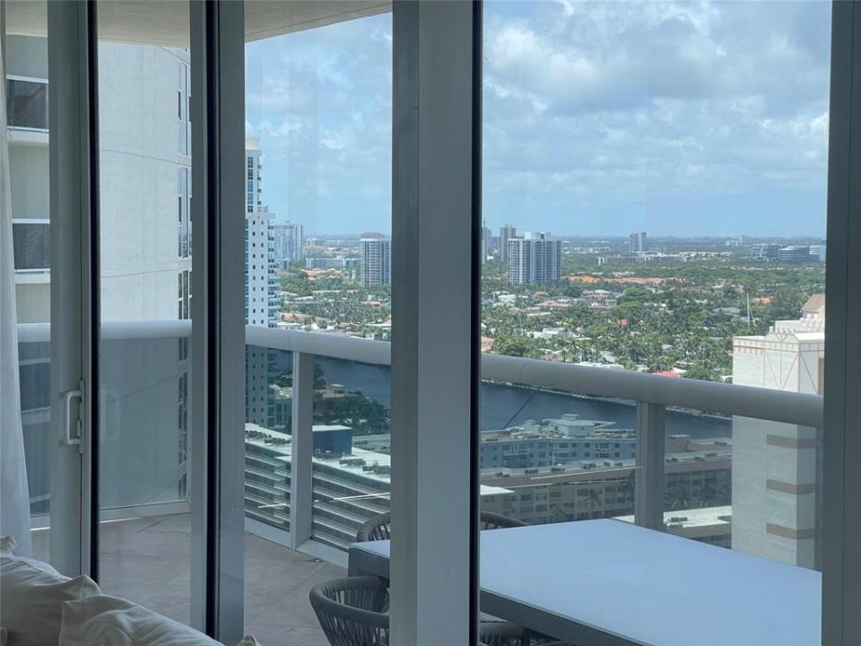 1830 S Ocean Dr 2406, Hallandale Beach, Florida 33009