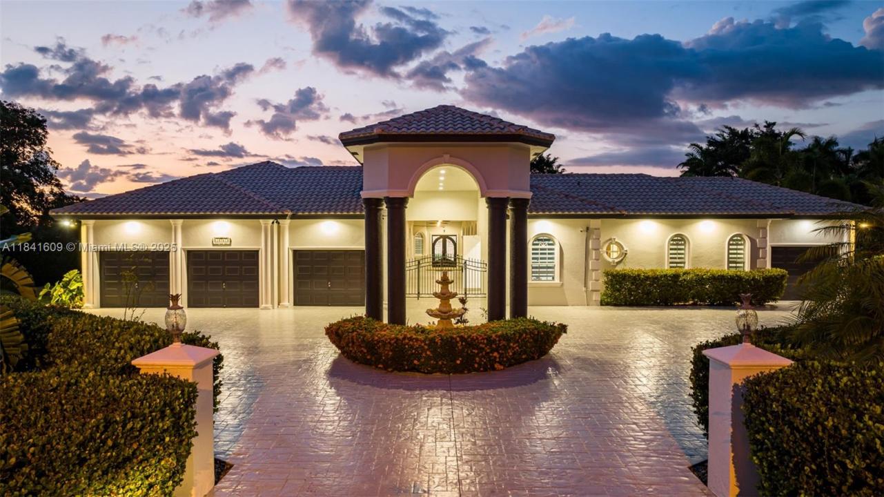 13751 Pine Meadow Ct, Davie, Florida 33325