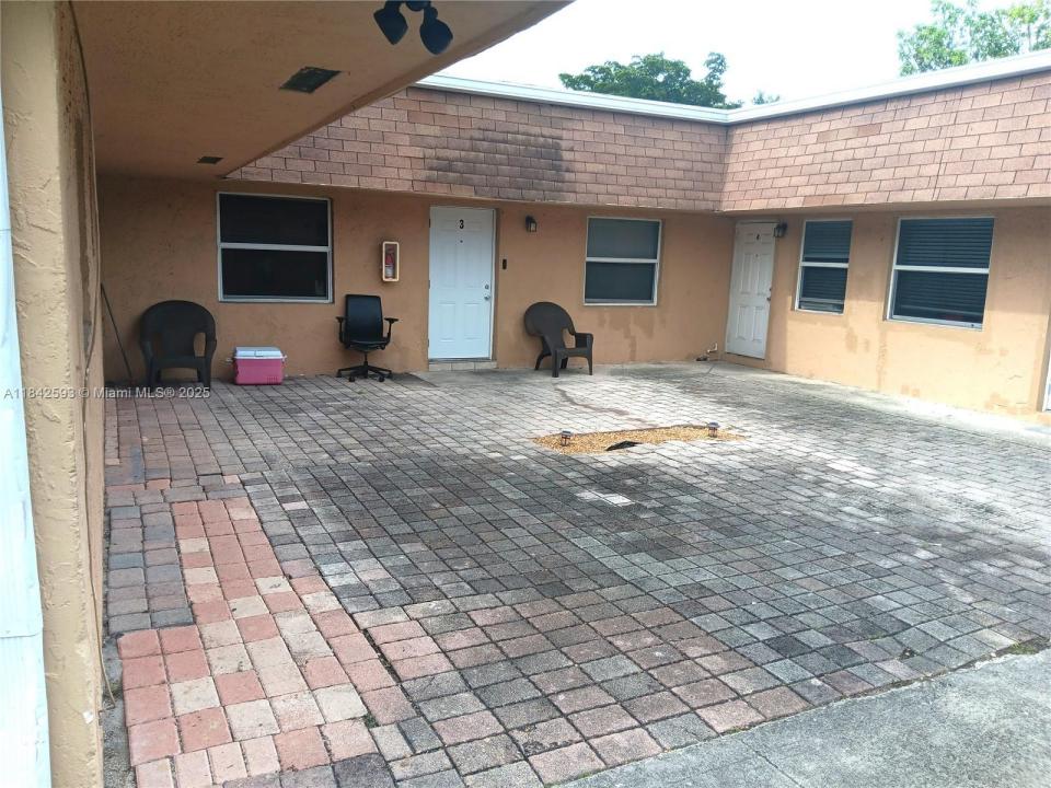3908 NW 30th Ter, Lauderdale Lakes, Florida 33309