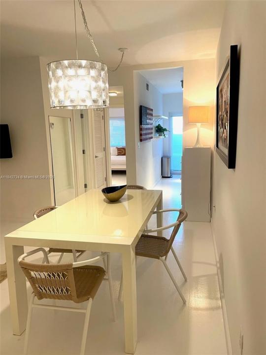 1616 Euclid Ave 14, Miami Beach, Floryda 33139, USA