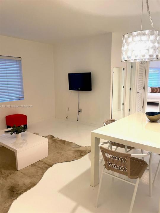 1616 Euclid Ave 14, Miami Beach, Floryda 33139, USA