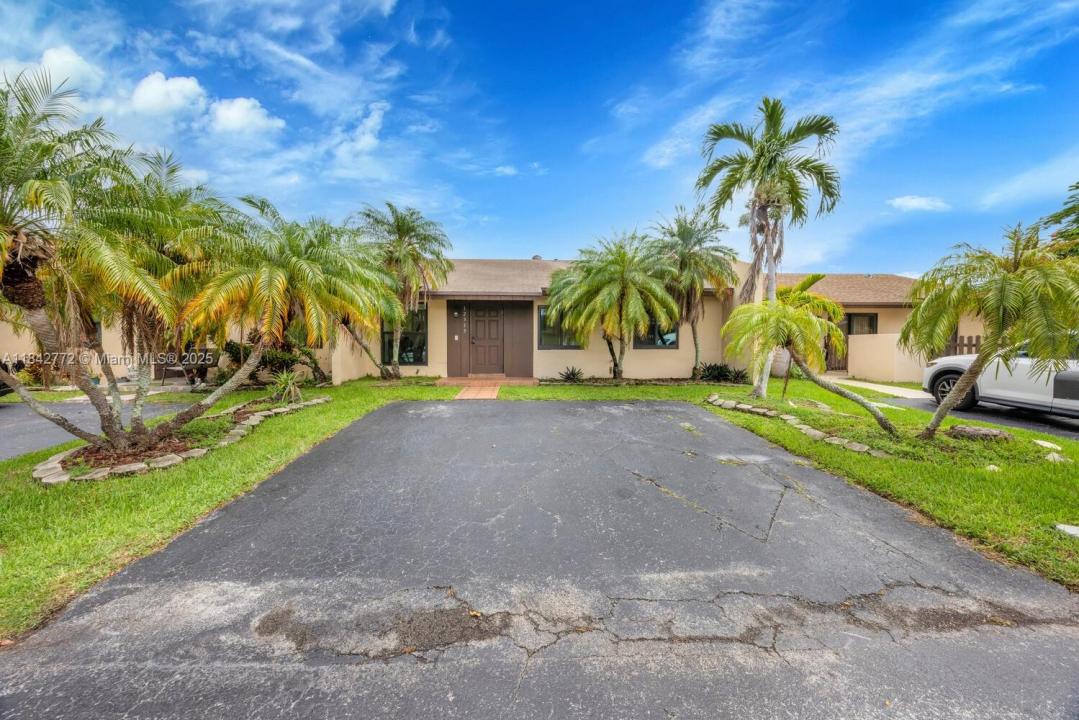 12313 SW 110th S Canal St Rd, Miami, Florida 33186