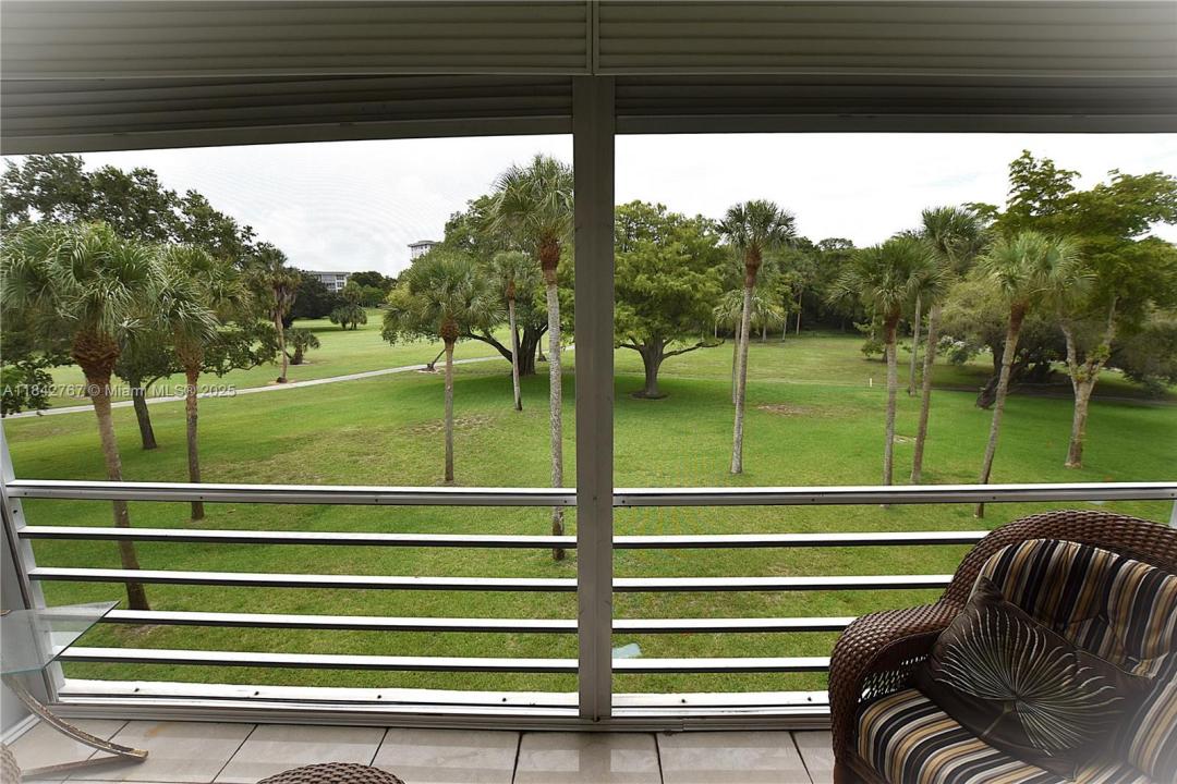 3800 Oaks Clubhouse Dr 309, Pompano Beach, Florida 33069, Stati Uniti