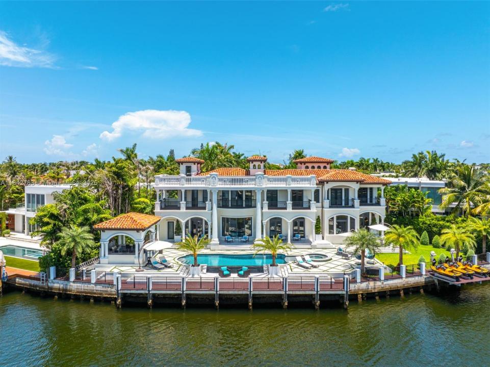 498 N Parkway Pkwy, Golden Beach, Florida 33160