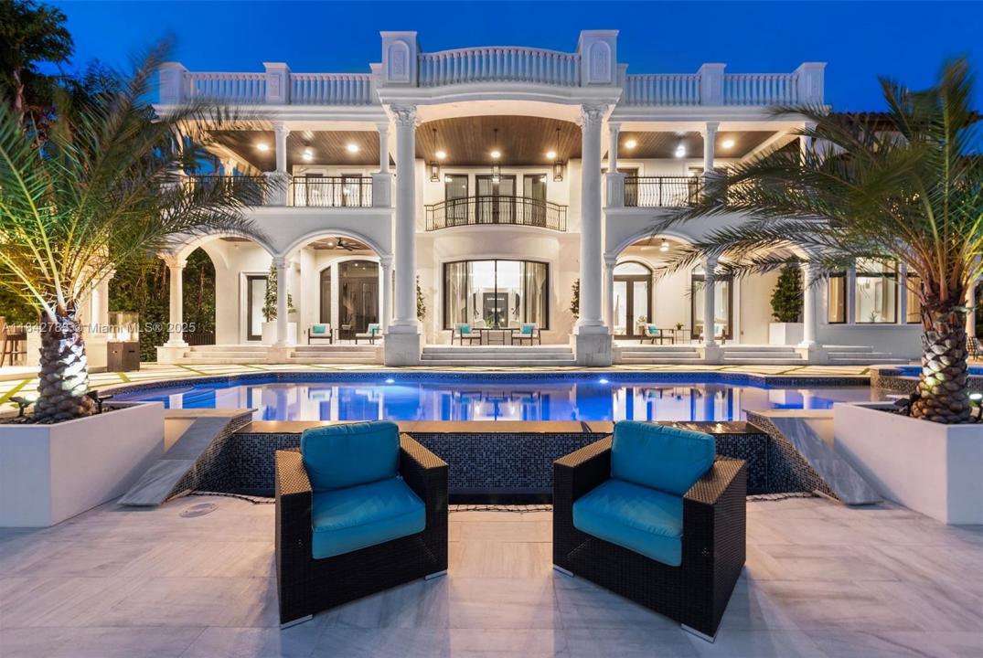 498 N Parkway Pkwy, Golden Beach, Florida 33160