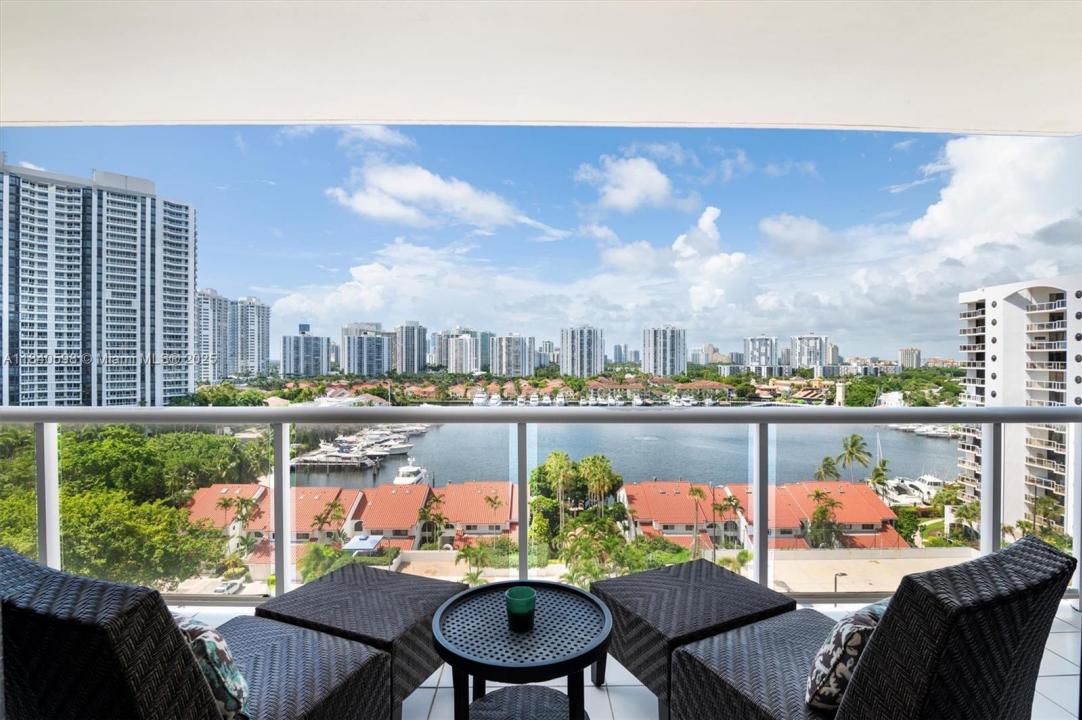 3640 Yacht Club Dr 1108, Aventura, Florida 33180, USA