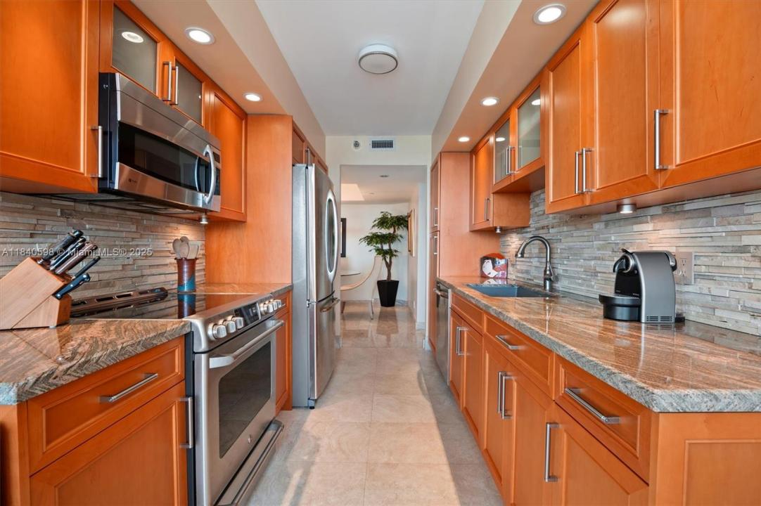 3640 Yacht Club Dr 1108, Aventura, Florida 33180, USA