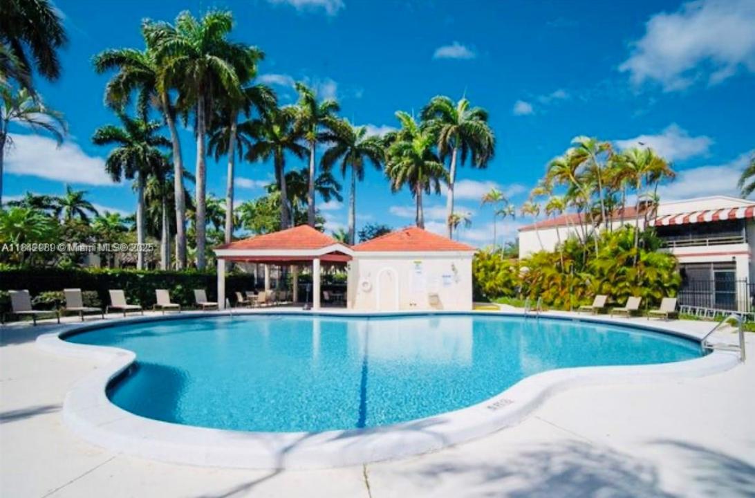 20300 NE 3rd Ct 6, Miami, フロリダ 33179, アメリカ合衆国
